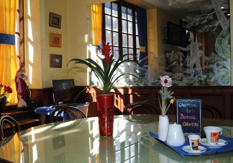 לורדה Hotel A La Croix De Malte מראה חיצוני תמונה